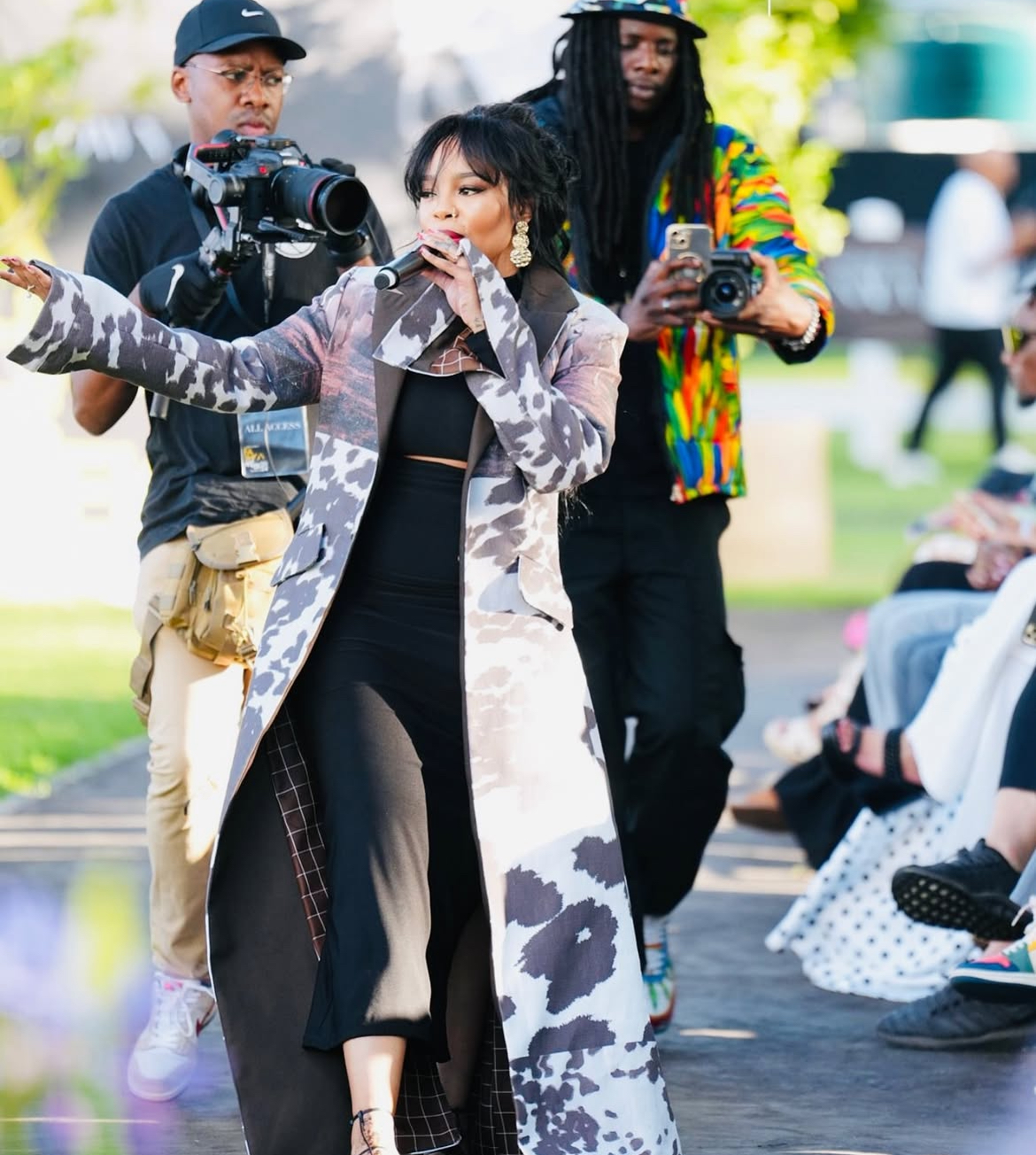 Xaviera performing live